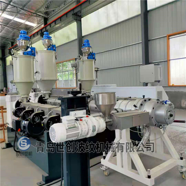 PE多层共挤管材生产线