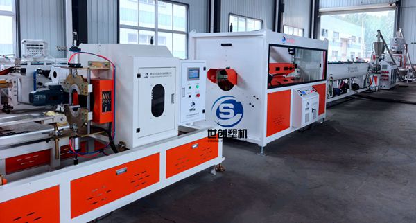 CPVC电力管生产设备流程主要包括以下核心环节